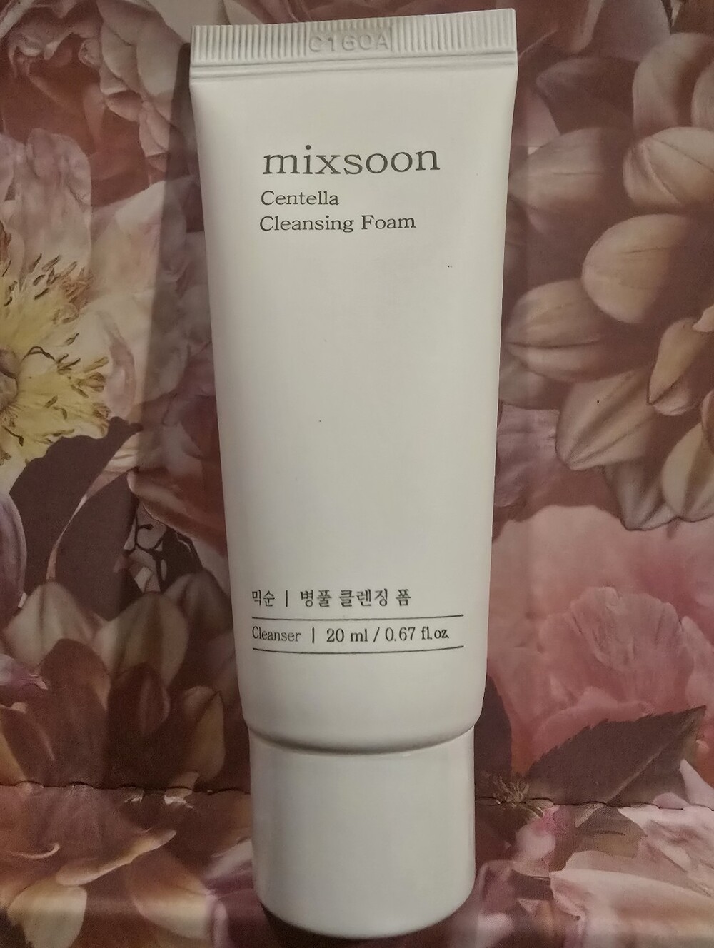 MIXSOON CENTELLA CLEANSING FOAM.
